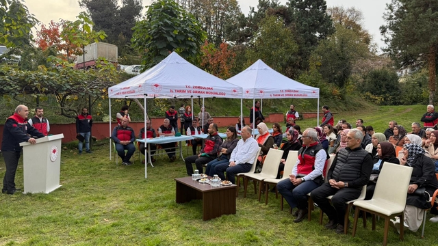 Zonguldak'ta kestane balı eğitim projesi kapsamında arıcılık ekipmanları dağıtıldı