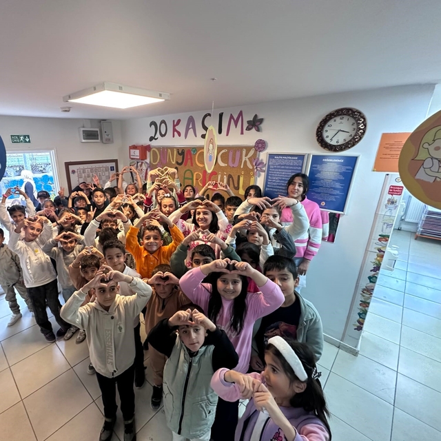 Muradiye'de Dünya Çocuk Hakları Günü Kutlandı