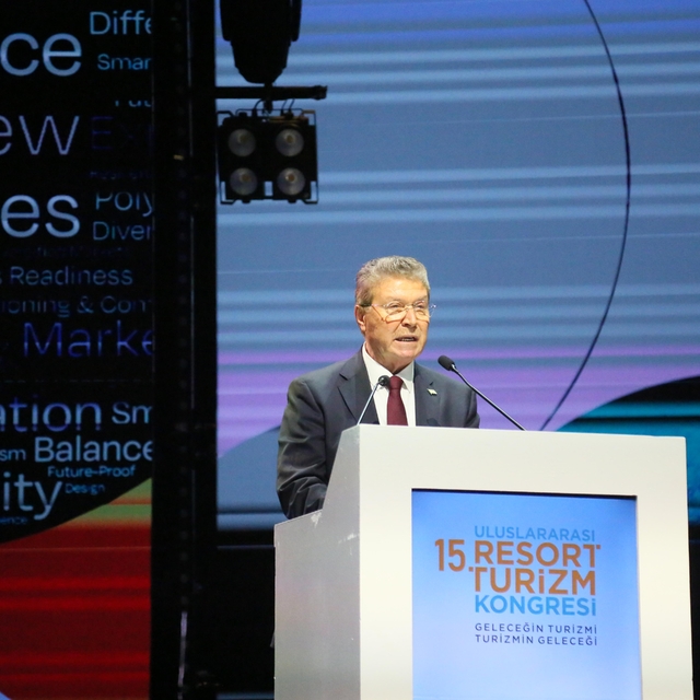 KKTC Başbakanı Üstel: Güneye gelen turistlerin kuzeye geçişinin engellenmes...