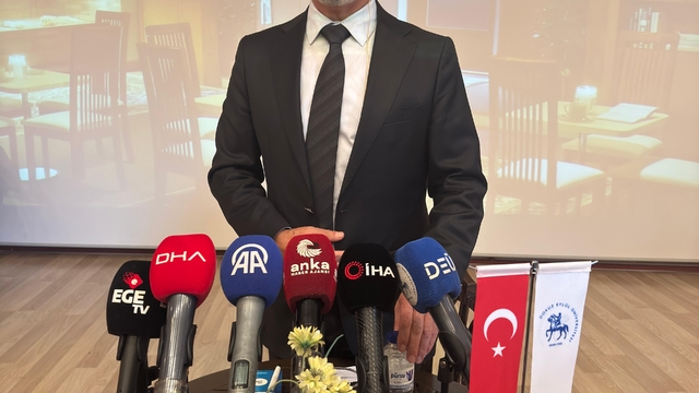 Prof. Dr. Sözbilir "İzmir ve Deprem" konferansında konuştu: