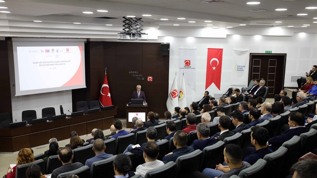 ADASO'da KOBİ'lere dijitalleşme fırsatları anlatıldı
"KOBİ'lerin rekabetçiliği için kaçınılmaz yol"