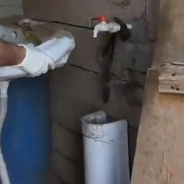 Lavabo musluğuna bağlı düzenek ortaya çıkarıldı; yerin altından 3,5 ton kaç...