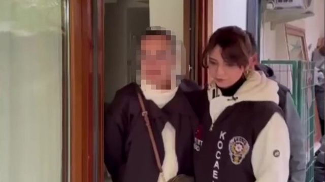 18 yıl önce göbek bağıyla öldürülen bebeğin annesi: "Lavaboda düştü"
"Bavula koyup çöpe attım"
"Babasının kim olduğunu bilmiyorum"