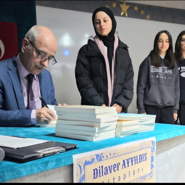 Balıkesirli öğretmen yazar Dilaver Ayyıldız'dan çocuklara şiir kitabı