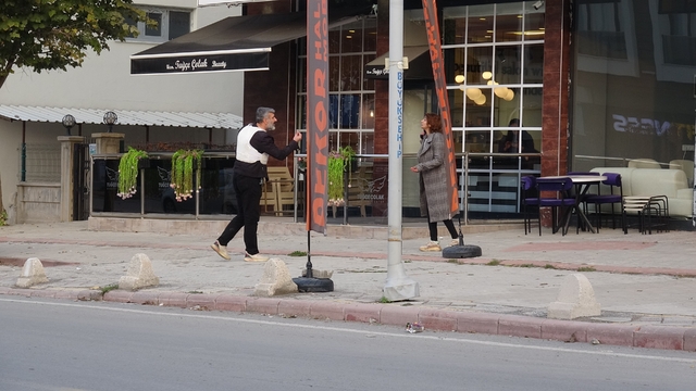 Tabancayla intihar girişiminde bulunan kadını polis son anda engelledi