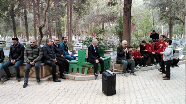 Şehit öğretmen Lütfi Ölmez, Kozan'da mezarı başında anıldı