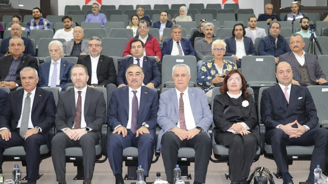 Adana'da Azerbaycan'daki iş ve yatırım fırsatları anlatıldı