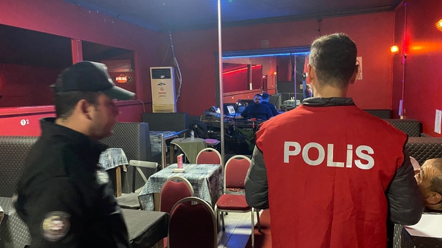 Gönen'de asayiş ve trafik uygulaması: 455 şahıs sorgulandı, 7 bin 494 TL ceza kesildi