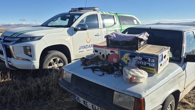 Kars'ta kaçak şahin avlayan Suriye uyruklu iki kişiye 1 milyon 146 bin lira ceza