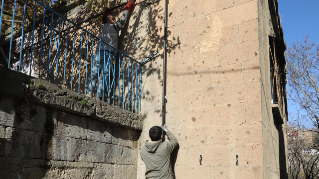 Bitlis'te doğalgaz altyapı çalışmaları sürüyor