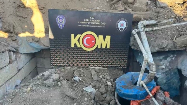Ağrı'da yer altına gömülü fiber tankta 3 bin 562 litre kaçak motorin ele geçirildi