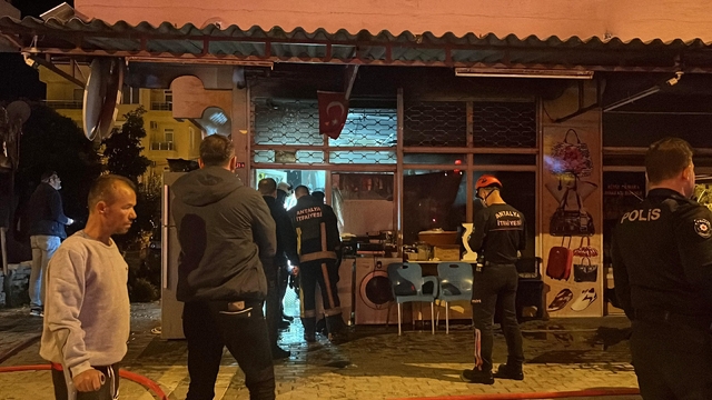 Alanya'da iş yerinde çıkan yangın söndürüldü