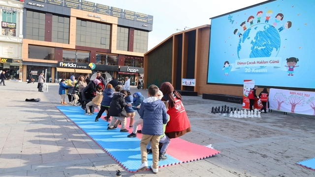 Erzincan'da Dünya Çocuk Hakları Günü etkinliklerine yoğun ilgi