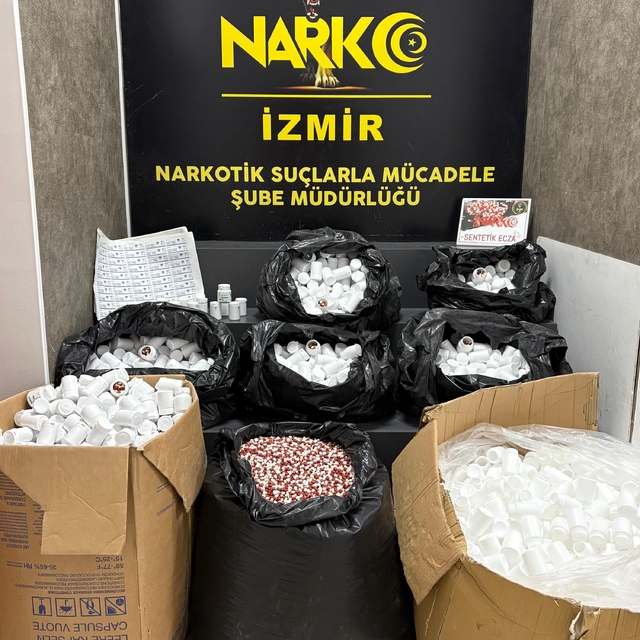 İzmir'de uyuşturucu operasyonu: 2 tutuklama