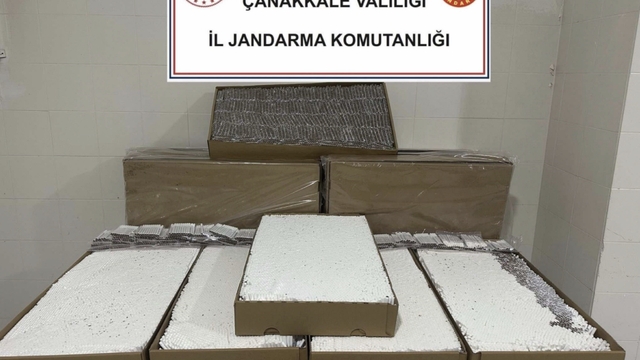 Çanakkale'de kaçakçılık operasyonu: 120 bin dolu makaron yakalandı