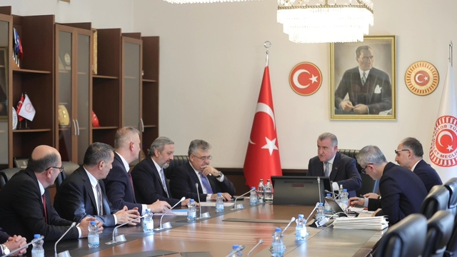 Gölcük'e çok amaçlı kapalı spor salonu müjdesi