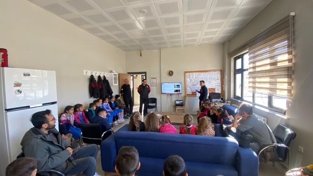 Bozkır'da küçük öğrencilere 'Afet ve Yangın Farkındalığı' eğitimi