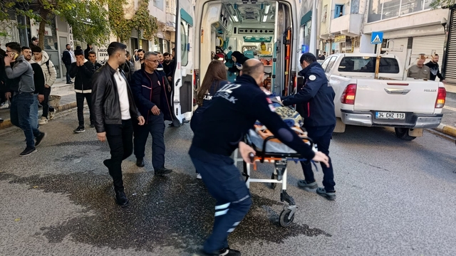 Mardin'de okul önünde otomobilin çarptığı çocuk ağır yaralandı