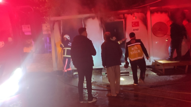 Kaldığı konteynerde çıkan yangında öldü