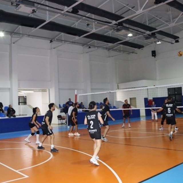 Köyceğiz'de öğretmenler arası voleybol turnuvası düzenlendi