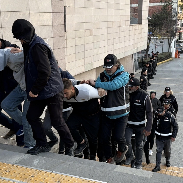 Eskişehir'de suç örgütü operasyonu; 20 gözaltı