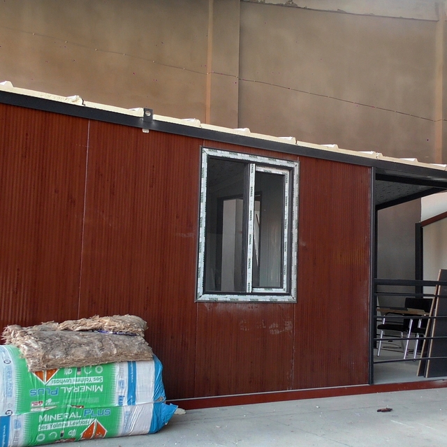 Babalarının isteğiyle, İstanbul'daki konteyner fabrikalarını deprem riski a...