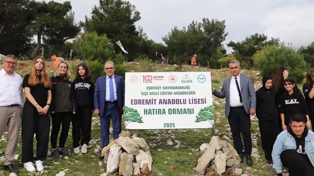 Edremit Anadolu Lisesi Hatıra Ormanı için fidan dikimi gerçekleştirildi