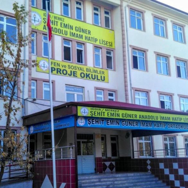 Iğdır'da bıçaklı kavga; lise öğrencisi yaralandı