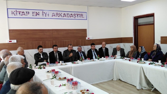 Kozan İlçe Milli Eğitim Müdürü Çelik, emekli öğretmenlerle bir araya geldi