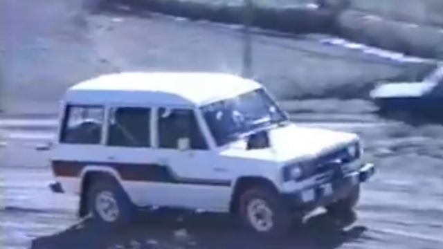 Efsane valinin oğlu 45 yıl sonra babasının makam aracını bulup satın aldı
"Efsane Vali" olarak adlandırılan Recep Yazıcıoğlu'nun ilk makam aracı, oğlu Tokat Belediye Başkanı Mehmet Kemal Yazıcıoğlu tarafından 45 yıl sonra bulunarak satın alındı