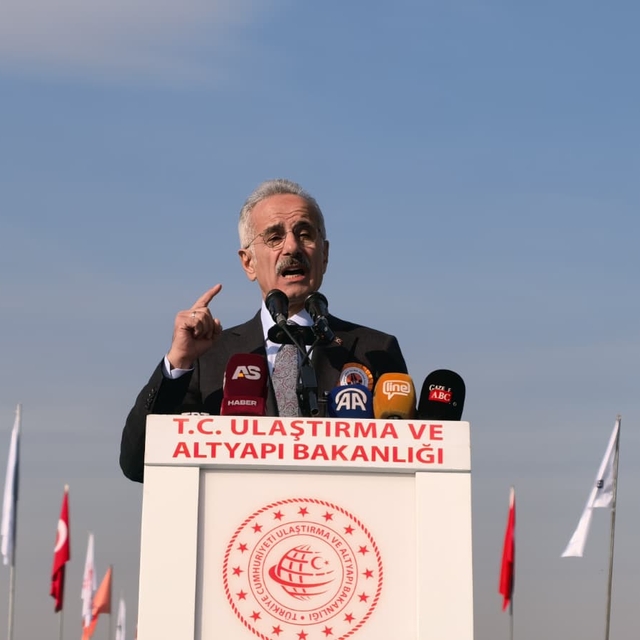 Bakan Uraloğlu: Ekonomik büyümenin birinci şartı, güçlü bir ulaşım altyapıs...