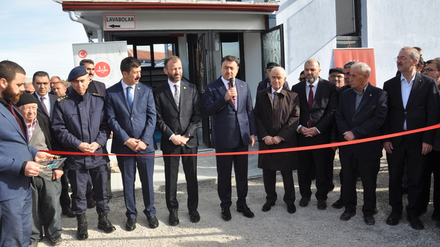 Kütahya'da hayırseverlerin destekleriyle yapımı tamamlanan cami ibadete açıldı