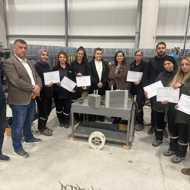 Sanayide kadın gücü: Çorum'da 15 kadın kaynakçı sertifikalarını aldı