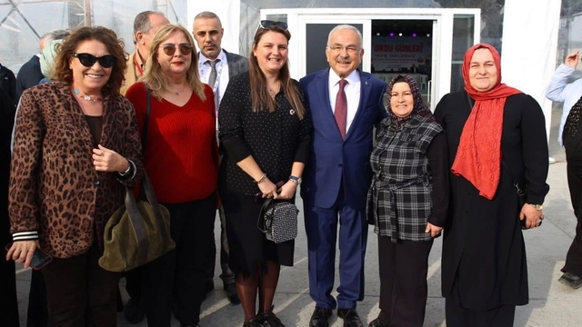 Başkan Güler: "Ordu'muzun güzel enerjisini ve sevgisini hep birlikte paylaşıyoruz"
İstanbul'daki Ordu Tanıtım Günleri'nde, Ordu Büyükşehir Belediye Başkanı Dr. Mehmet Hilmi Güler ve Büyükşehir Belediyesi standına yoğun ilgi