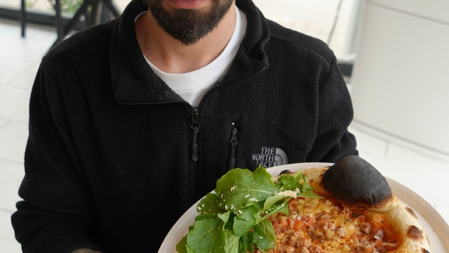 Balıkesir'den dünyaya yeni lezzet: Kokoreçli pizza
Fenç girişimci İtalyan mutfağı ile Türk yöre lezzetini birleştirdi