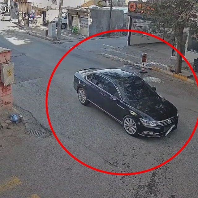 Mardin'de okul önünde otomobilin çarptığı çocuk ağır yaralandı (2)