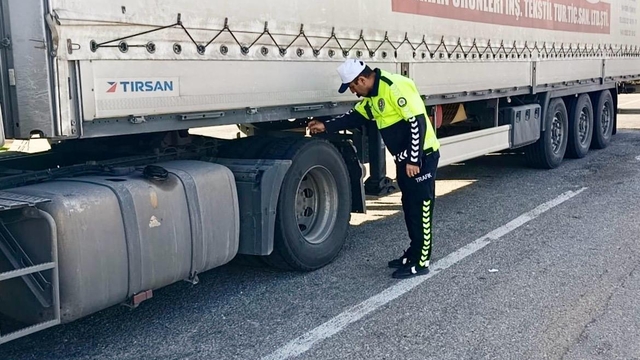 Kırşehir'de zorunlu kış lastiği denetimi yapıldı