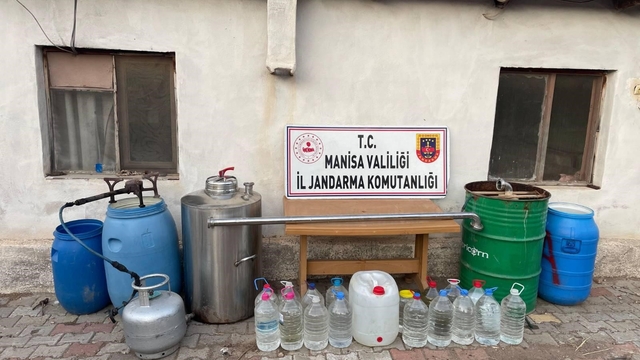 Manisa'da 112 litre sahte içki ele geçirildi