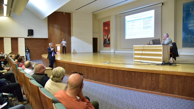 Tarihçi Prof. Dr. John Haldon MSKÜ'de konferans verdi