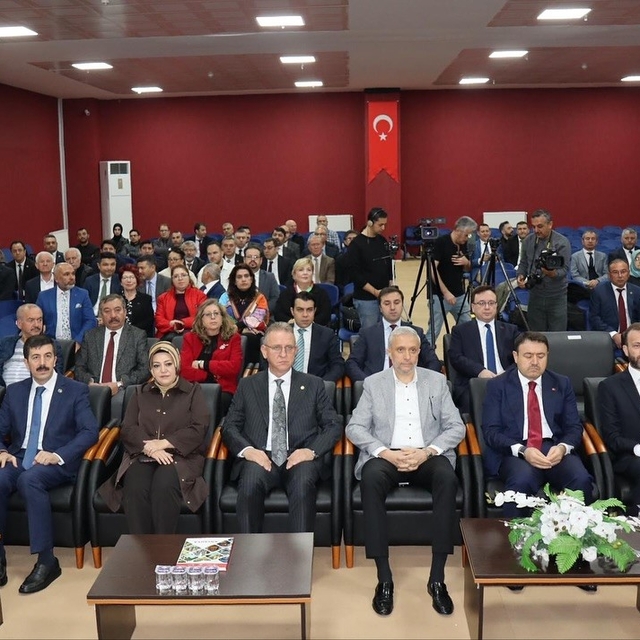 Kütahya'da büyük turizm dönüşümü başlıyor
Kentin tarihî, kültürel ve doğal...