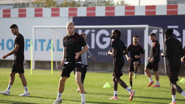 Samsunspor'un ilk yarı hedefi 33 puan