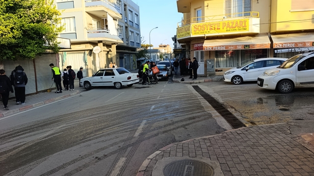 Kadirli'de otomobille çarpışan motosikletin sürücüsü yaralandı