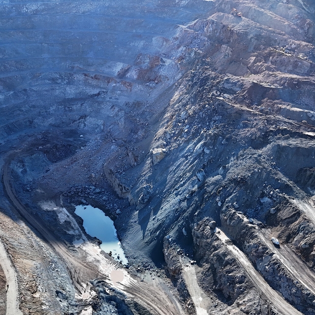Göçük altında kalan şantiye müdürünü kurtarma çalışmaları 5'inci gününde de...