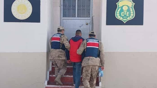 Kars'ta "şantaj" suçundan aranan firari hükümlü yakalandı