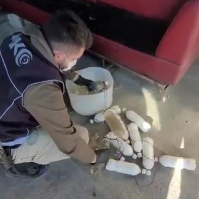 Otomobilin yakıt deposunda 16 kilo metamfetamin ele geçirildi; 2 gözaltı