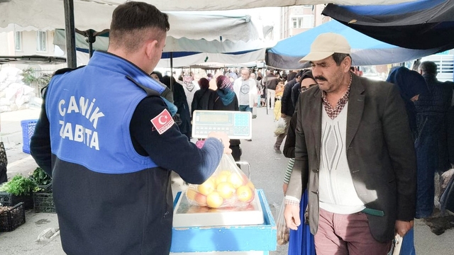 Canik'te semt pazarlarına yakın takip