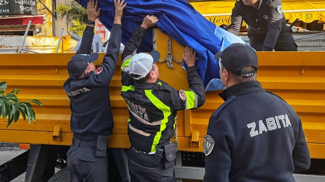 Bodrum'da kamusal alanlar işgallerden temizleniyor