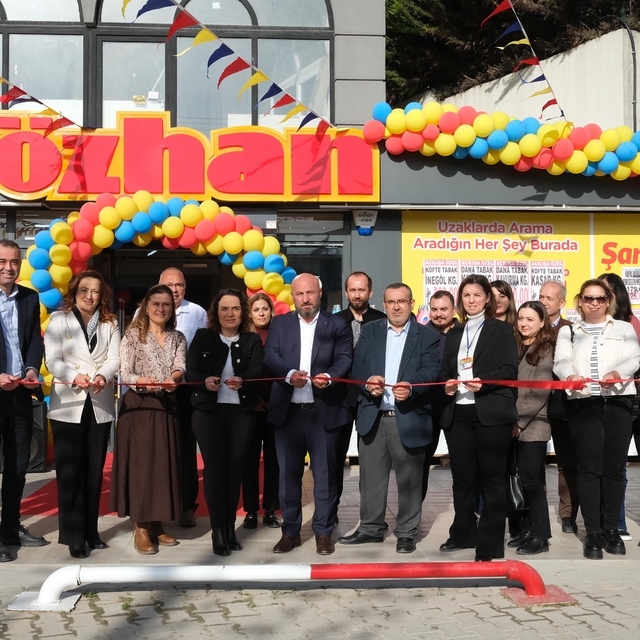 Özhan Marketler Zinciri, yeni şubesini hizmete açtı