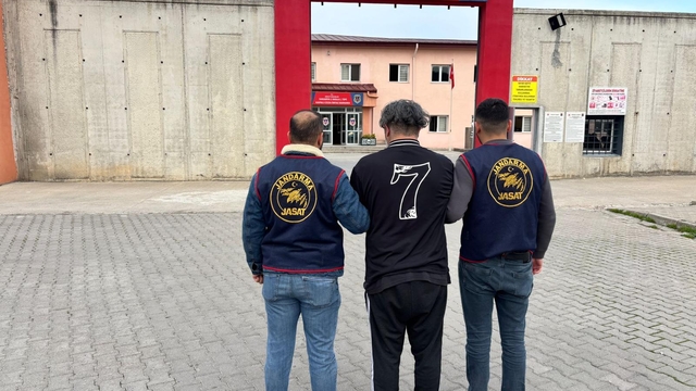 Sakarya'da hakkında 79 yıl 10 ay kesinleşmiş hapis cezası bulunan hükümlü yakalandı