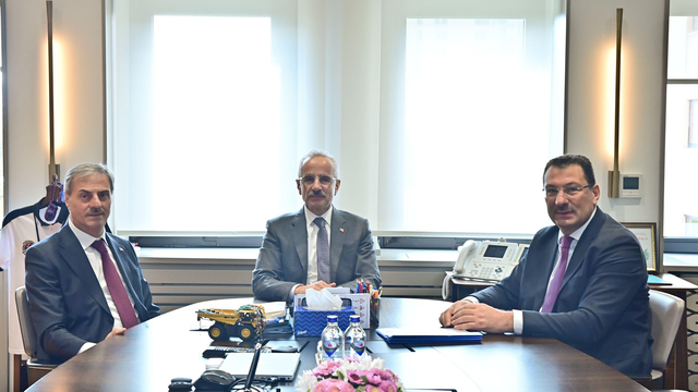 Sakarya Büyükşehir Belediye Başkanı Alemdar, Şehir Hastanesi Yolu'nun detaylarını paylaştı